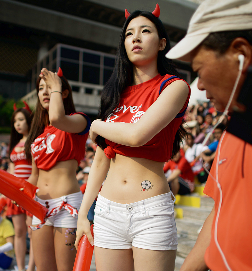 Strip korean fan photo