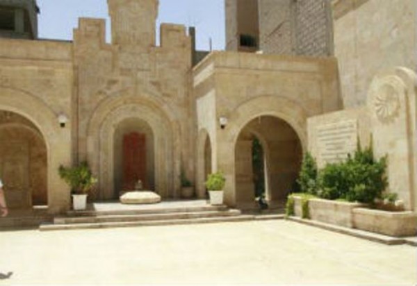 Ռմբակոծված հայկական եկեղեցիները