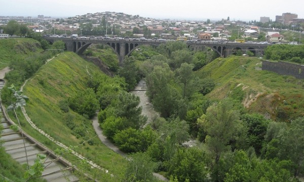 «Փարվանա» ռեստորանային համալիրի մոտակայքում ավտոմեքենան ընկել է գետը