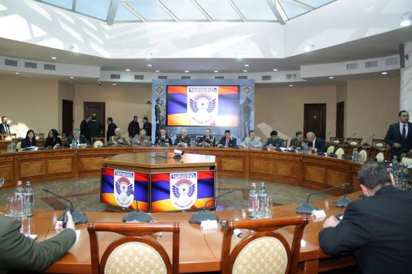 Քննարկում՝ Պաշտպանության նախարարությունում