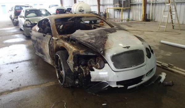 Երևանում հրկիզված «Բենթլի»-ի տերը խոստովանում է՝ նախկինում իր մեքենաներից ևս մի քանիսն այրել են (տեսանյութ)