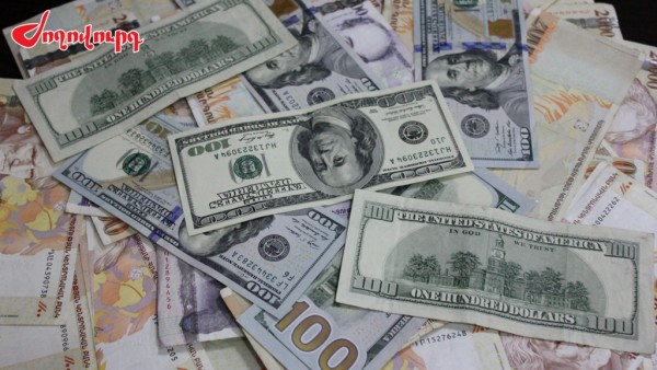 Որքան դոլար են գնել և վաճառել հայաստանյան բանկերը