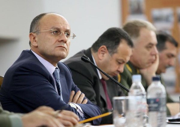 Զինծառայողի սպանության գործով ՊՆ-ն շտապ խորհրդակցություն է հրավիրել