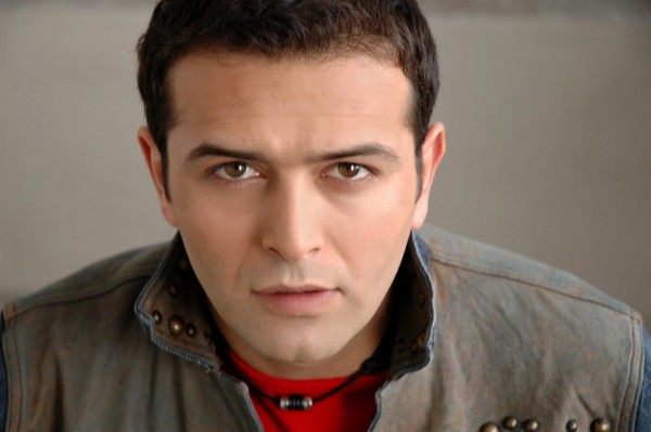 Արսեն Սաֆարյանը` &laquo;հրաշագործ&raquo; դառնալու, աղքատիկ համերգների և հիմար սենսացիաների մասին (ֆոտո)