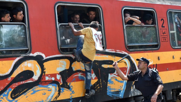 Սիրիայից փախստականների անվան տակ Եվրոպա են ներխուժել հազարավոր իսլամիստներ. Sunday Express