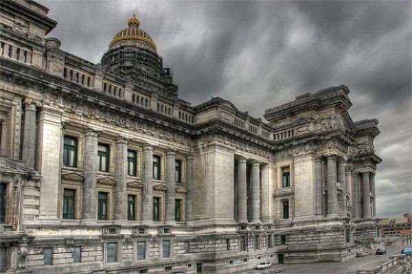 Բելգիայի արդարադատության պալատից մարդկանց տարհանել են պայթյունի սպառնալիքի պատճառով