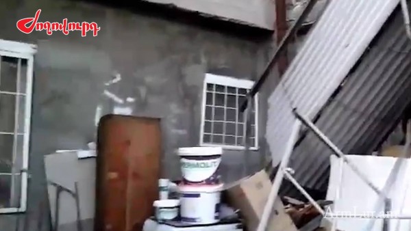 Արտակարգ դեպք` Մալաթիայում. հայր ու որդի ծեծի են ենթարկել իրենց ազգականին, վերջինս էլ խախտել է բոլորի անդորրը (տեսանյութ)