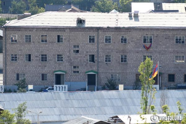 ՊՊԾ գնդում կրակահերթերը շարունակվում են. ոստիկանություն