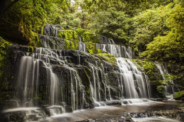 5681255-R3L8T8D-1000-NZ022_Purakanui-Falls