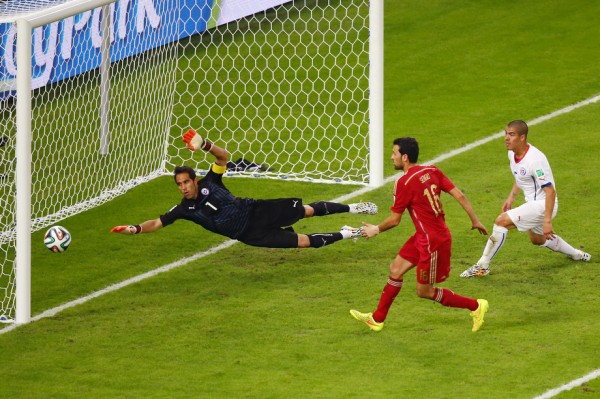 Spain v Chile: Group B - 2014 FIFA World Cup Brazil