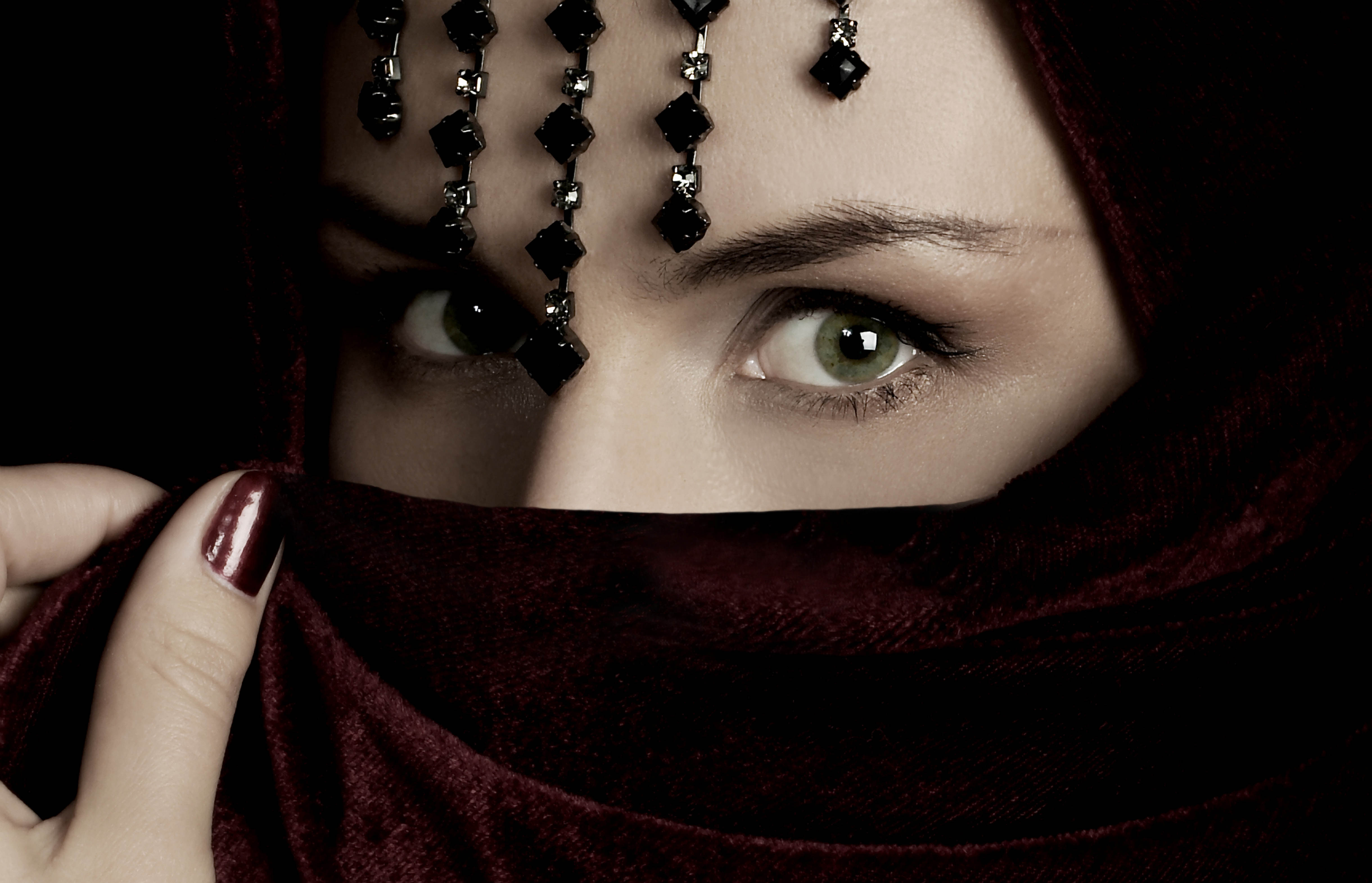 Красивое арабское видео. Красивые женские глаза. Арабские девушки. Красивые арабские девушки. Красивая женщина в парандже.