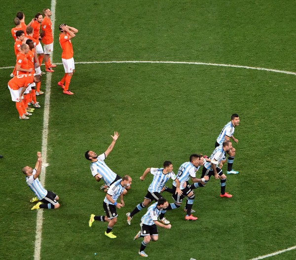 FBL-WC-2014-MATCH62-NED-ARG