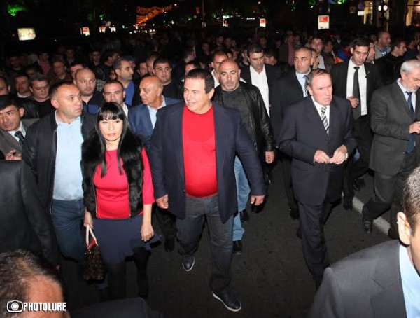 Triple political forces hold a rally in Freedom Square