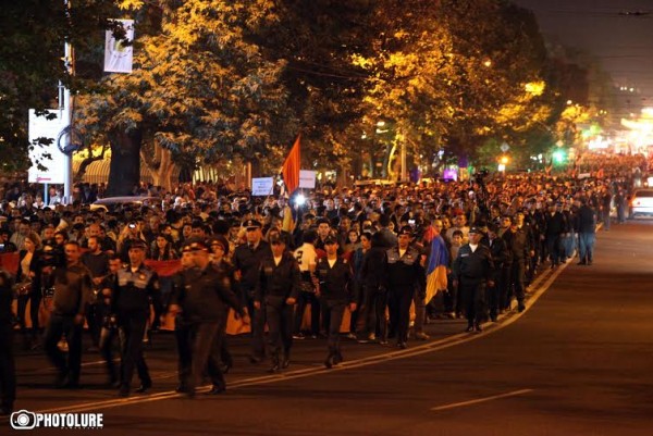 Triple political forces hold a rally in Freedom Square