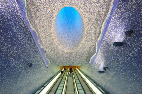 ITALY-SUBWAY-ART-NAPLES  MLP2759