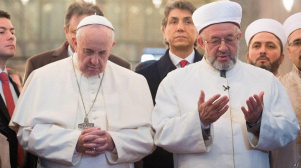 141130150604_pope_and_stambuls_muftiy_624x351_ap