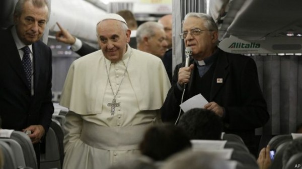 141201002243_pope_visit_plane_624x351_ap