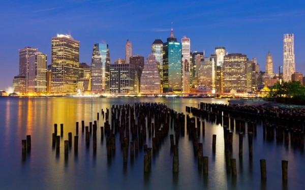 United States of America, New York, Dusk view of the skyscrapers of Manhattan from the Brooklyn Heights neighborhood.