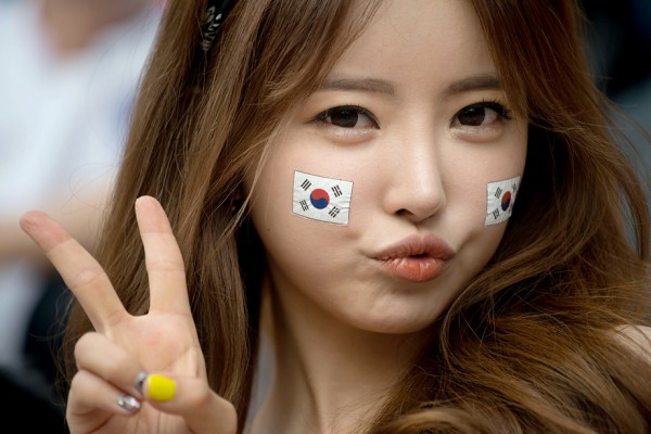 FBL-WC-2014-KOR-RUS-FANS