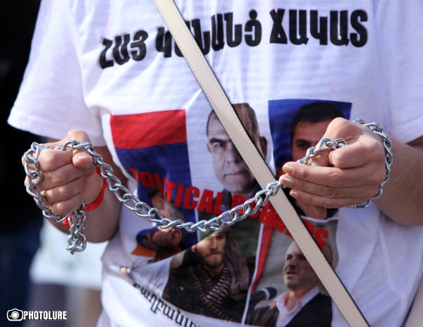 'The Women's Front' initiative held a protest march in support of detained political prisoners on Northern Avenue