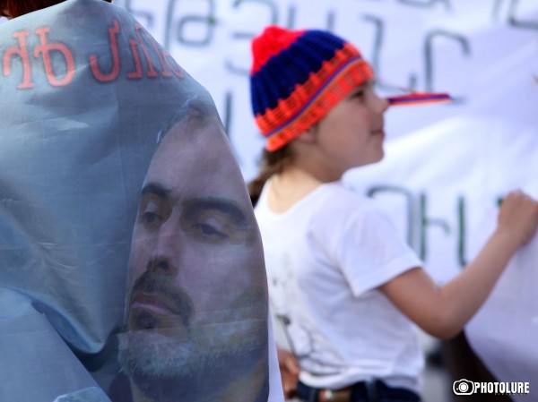 'The Women's Front' initiative held a protest march in support of detained political prisoners on Northern Avenue