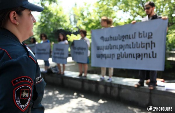 The relatives of the killed soldiers in peaceful time rally in front of Baghramyan metro station