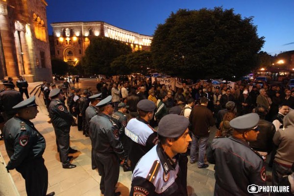 Workers of Nairit plant staged a protest sit-in in front of the RA Government’s building