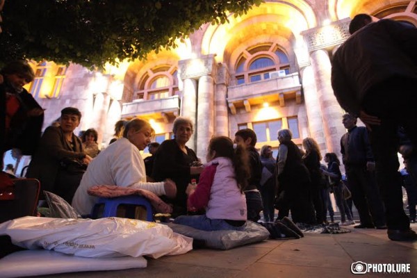 Workers of Nairit plant staged a protest sit-in in front of the RA Government’s building