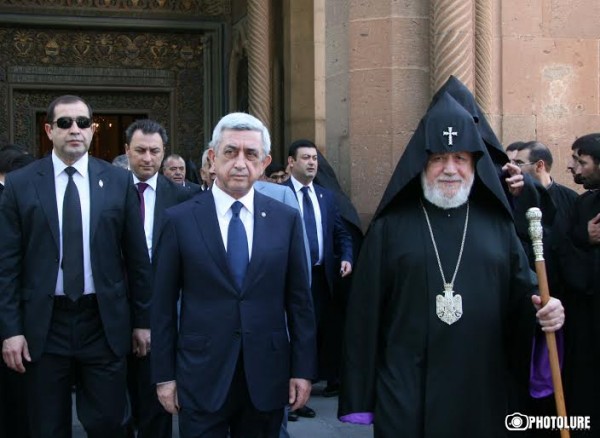 A liturgy was paid in honor of Kirk Kerkorian's memory at Mother See of Holy Etchmiadzin