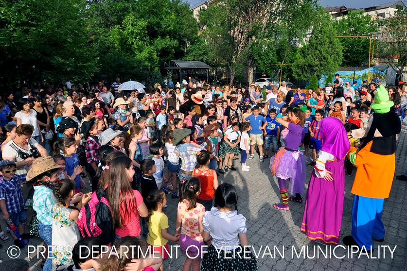 Ереван с детьми. День рождения ребенка в Ереване. Танцы в Ереване в.Шенгавите. Ереван куда пойти с детьми.