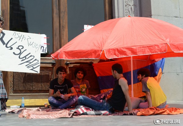 Four protesters held a hunger strike against electricity price increase on Freedom Square