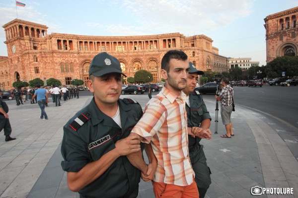 The Police prevented protesters to hold a protest action against electricity price increase in the center of the Republic Square