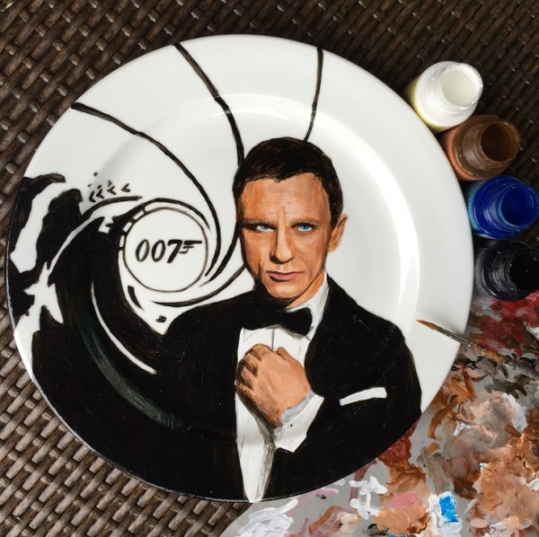 MANDATORY CREDIT: Jacqueline Poirier/REX Shutterstock. Only for use in this story. Editorial Use Only. No stock, books, advertising or merchandising without photographer's permission Mandatory Credit: Photo by REX Shutterstock (5168139g) Daniel Craig's portrait on a plate by Jacqueline Poirier Celebrity Plate Paintings, Toronto, Canada - 24 Sep 2015 FULL BODY: http://www.rexfeatures.com/nanolink/r4c4 A Canadian artist paints portraits of celebrities onto plates.  Jacqueline Poirier is the Resident Artist at Toronto's Ritz-Carlton. Her work is showcased throughout the hotel's restaurant, and aside from celebrity portraits range from landscapes, food and animals.