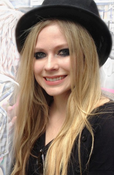 Avril Lavigne appearing at the Today Show in New York on 17 May 2013.