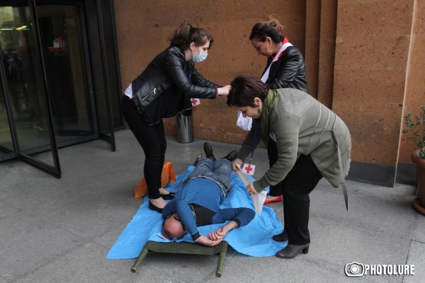 RA MTAES organized a special tactical exercise 'Protection of visitors and employees of an organization during an earthquake' at Yerevan Plaza BC