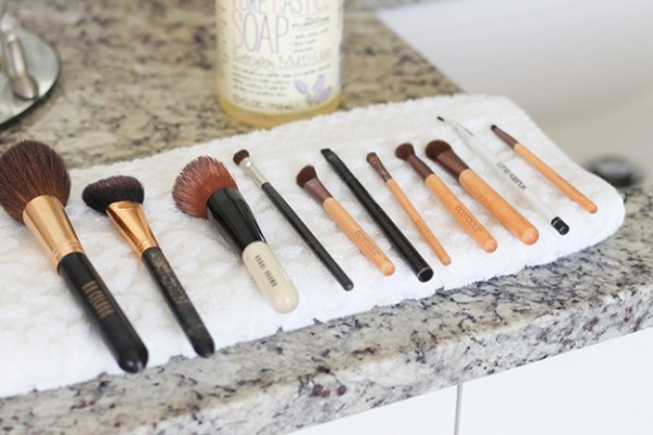 5974360-650-1453465796-how-to-take-care-of-makeup-brushes