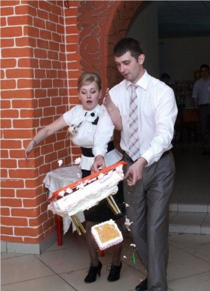 svadba-krivye-ruki-tort-pesochnica-930173