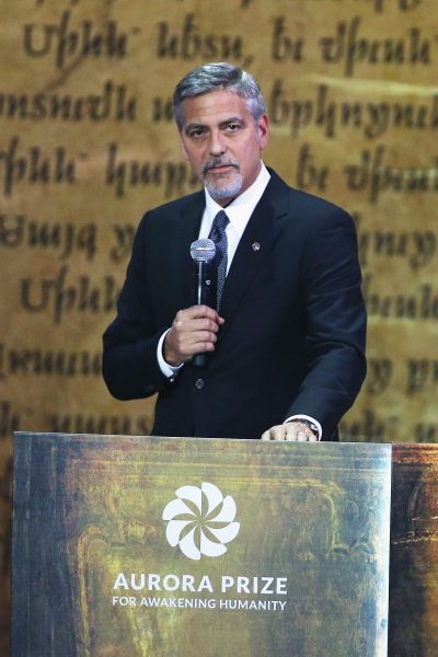 [183031] GeorgeClooneyhonorsthefourAuroraPrizefinalists.JPG_low