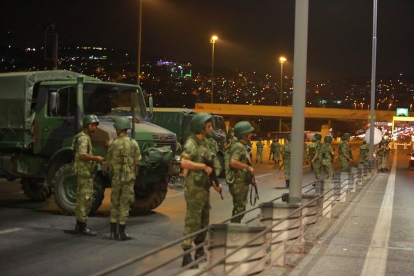 Turkish military block access to the Bosphorus bridge, which links the city's European and Asian sides, in Istanbul, Turkey, July 15, 2016.  REUTERS/Stringer - RTSI6VH