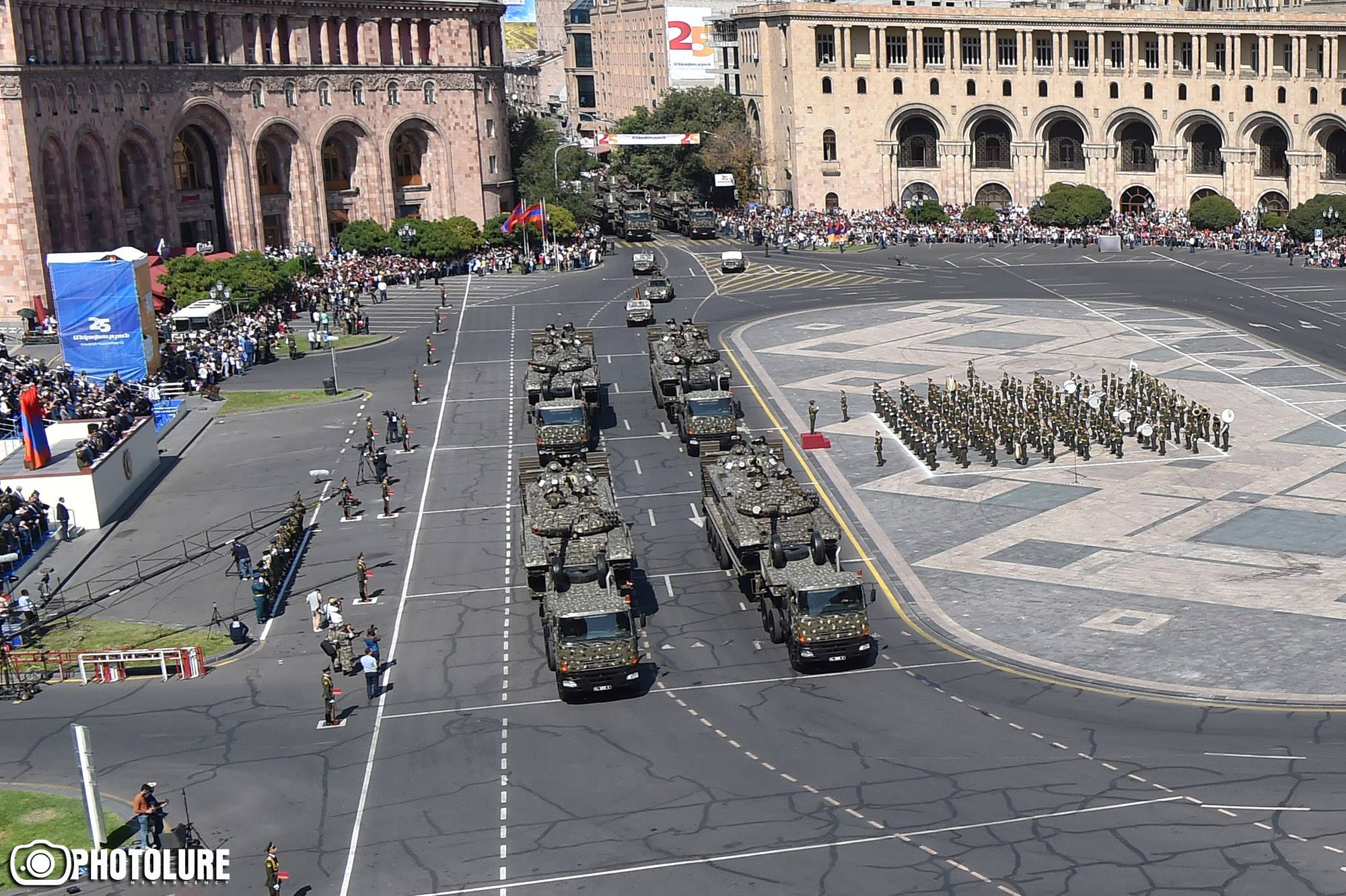 Парад в армении. Парад вс Армении. Парад Победы в Ереване. Танк парад Ереван.